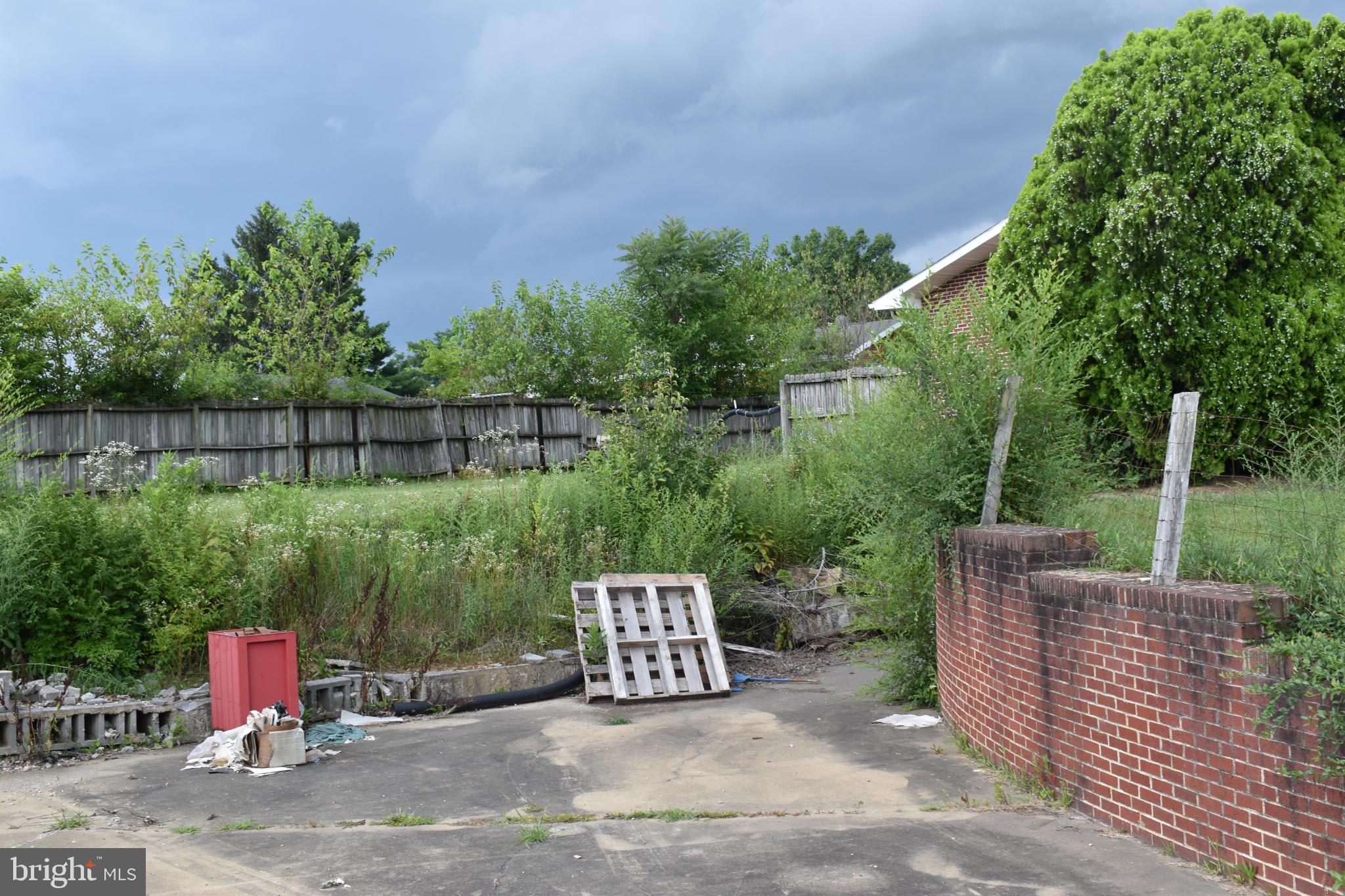 SABRE HEIGHTS - Residential