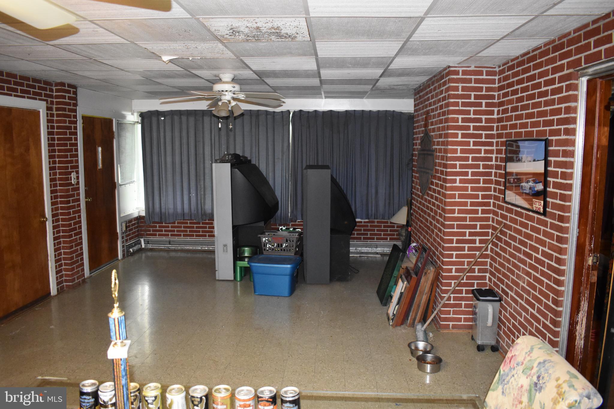 SABRE HEIGHTS - Residential