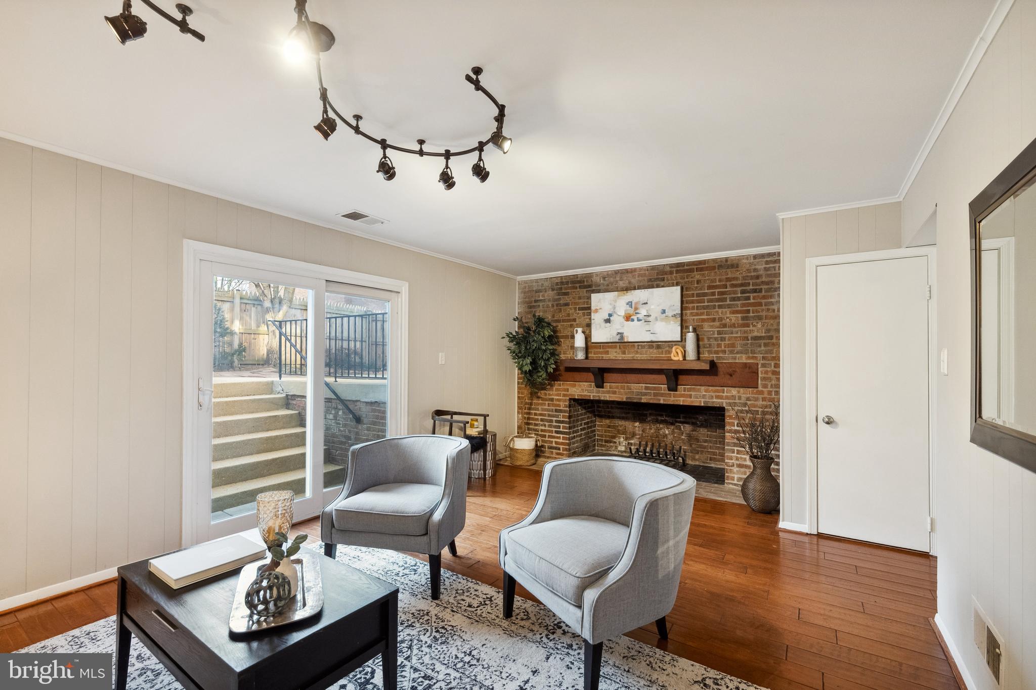 CARDINAL SQUARE - Residential