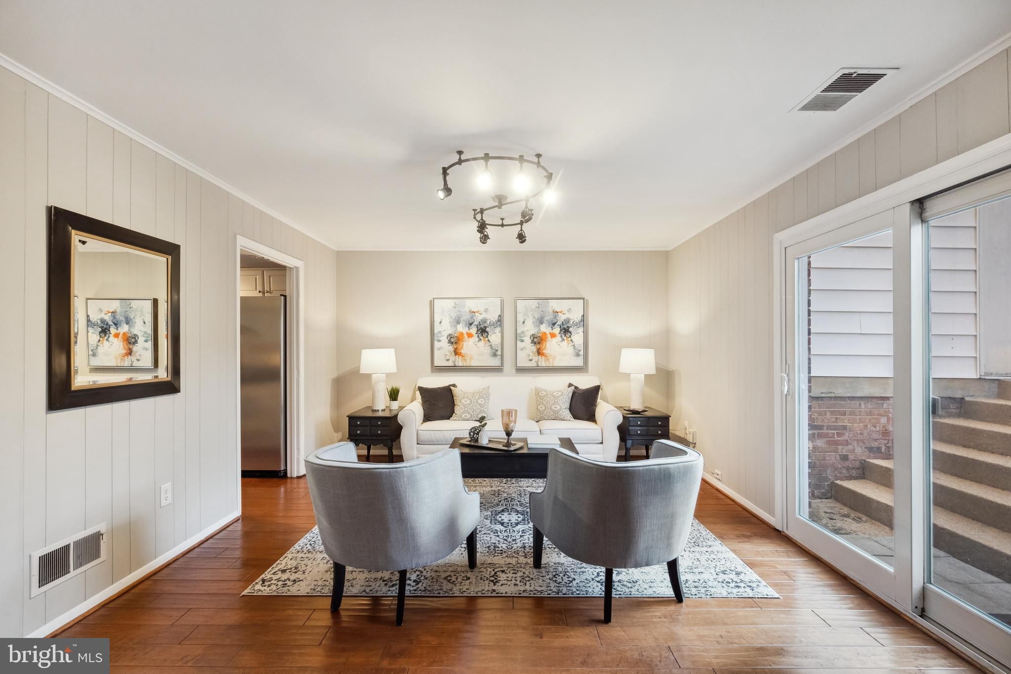 CARDINAL SQUARE - Residential