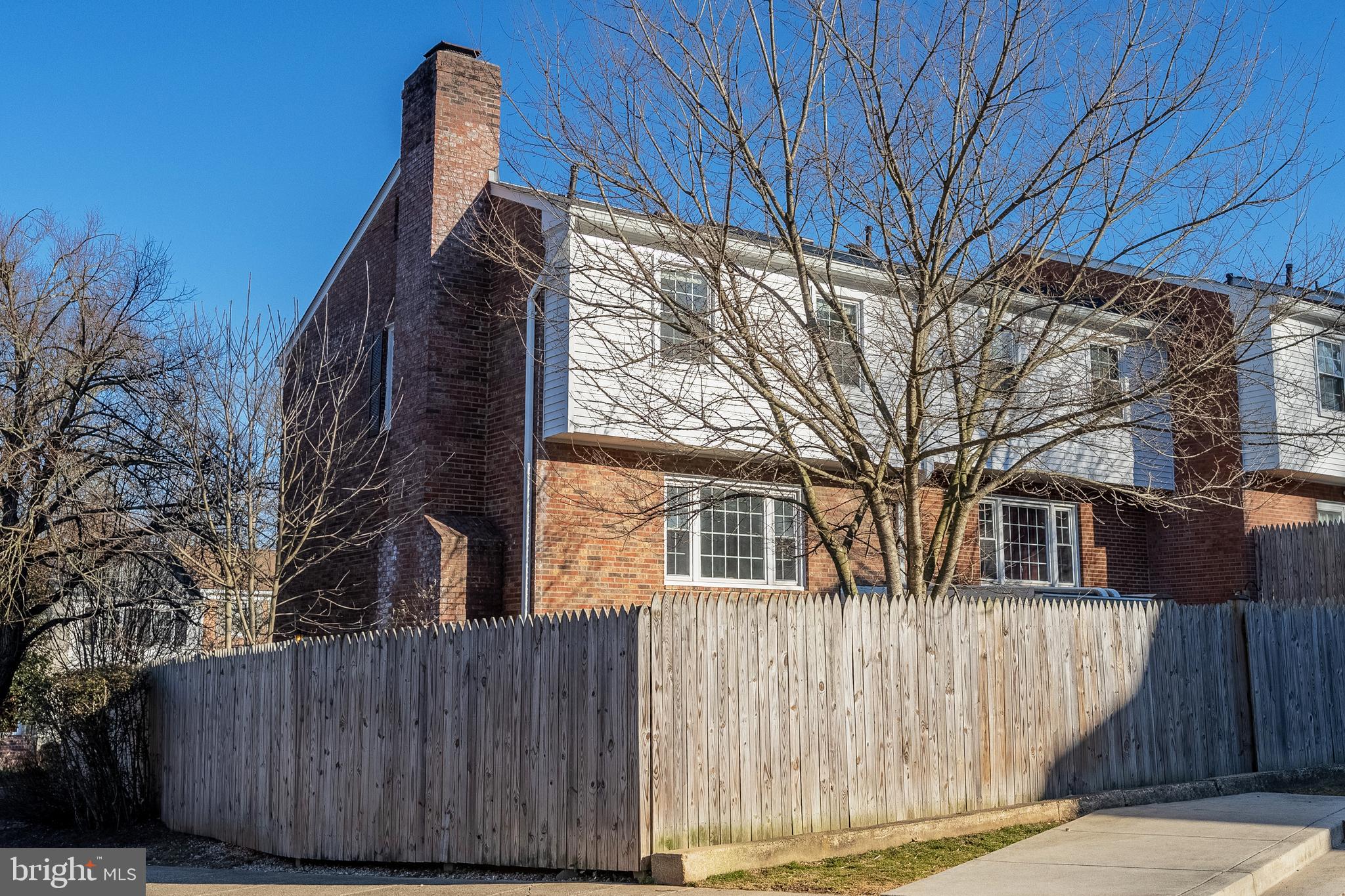 CARDINAL SQUARE - Residential