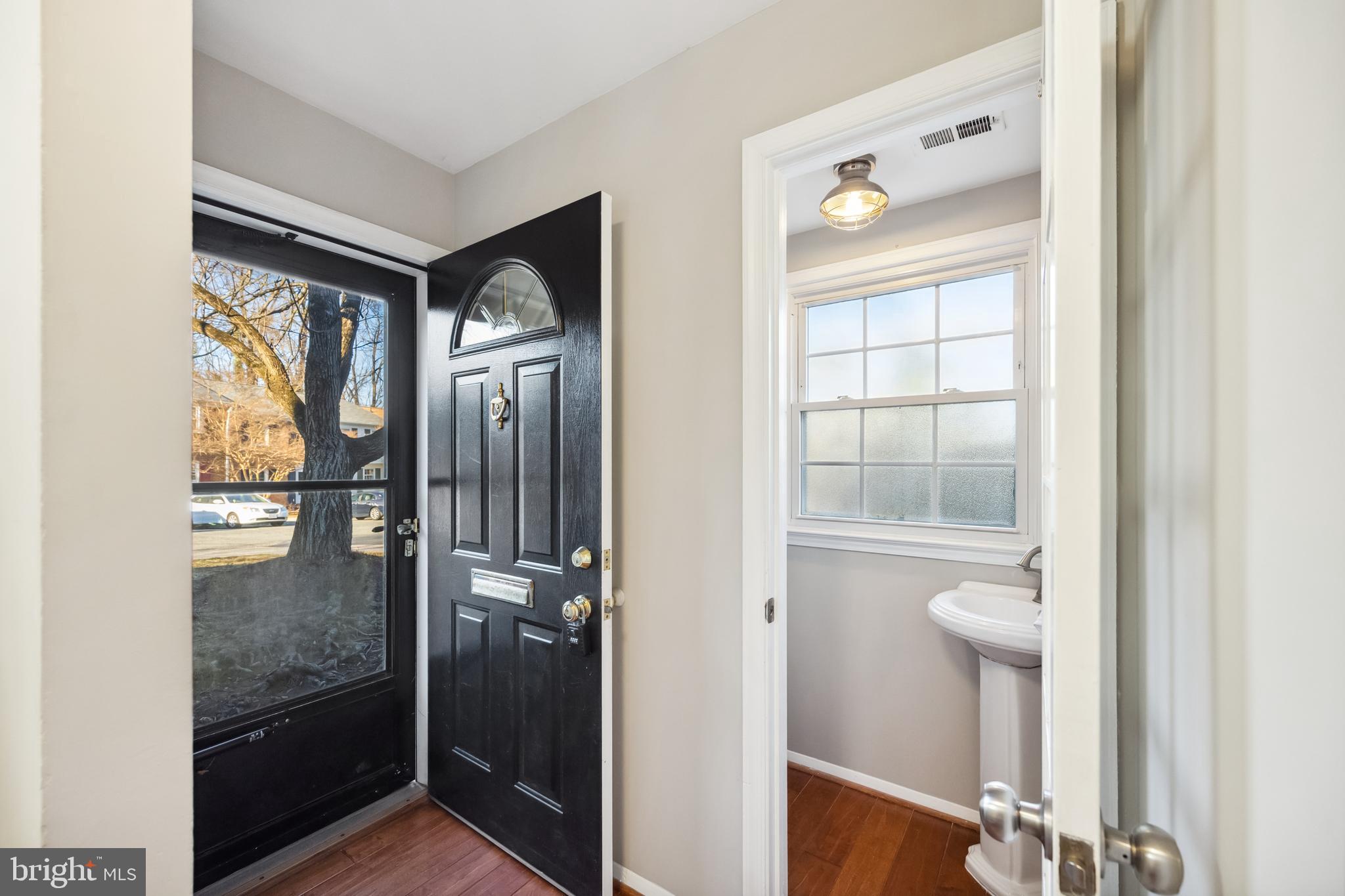 CARDINAL SQUARE - Residential