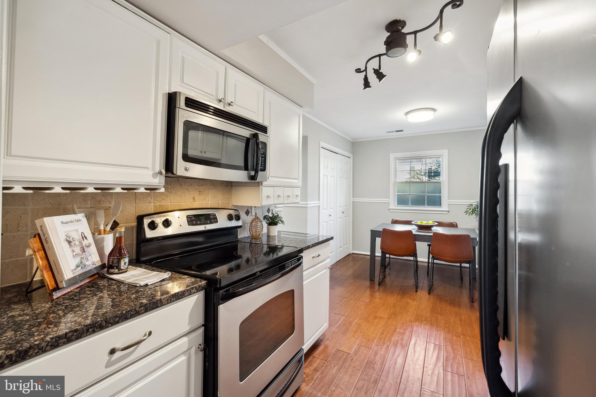 CARDINAL SQUARE - Residential