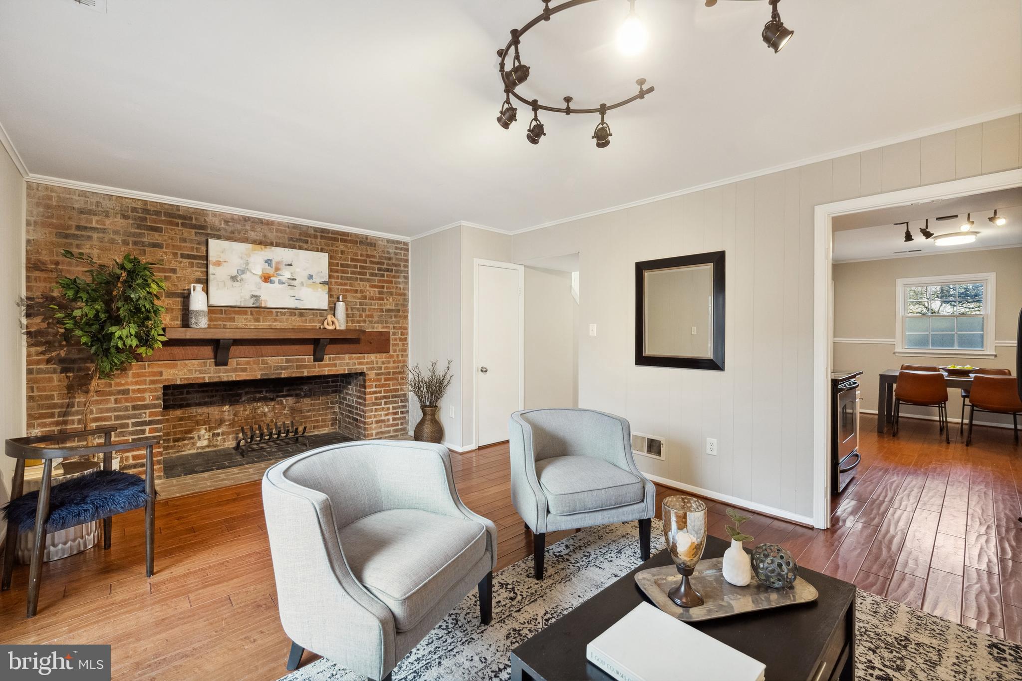 CARDINAL SQUARE - Residential