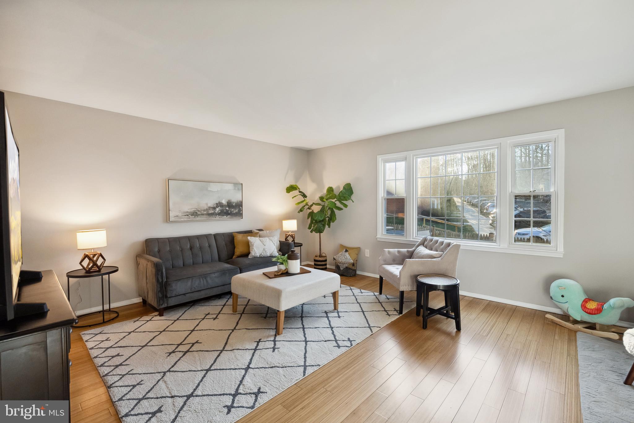 CARDINAL SQUARE - Residential