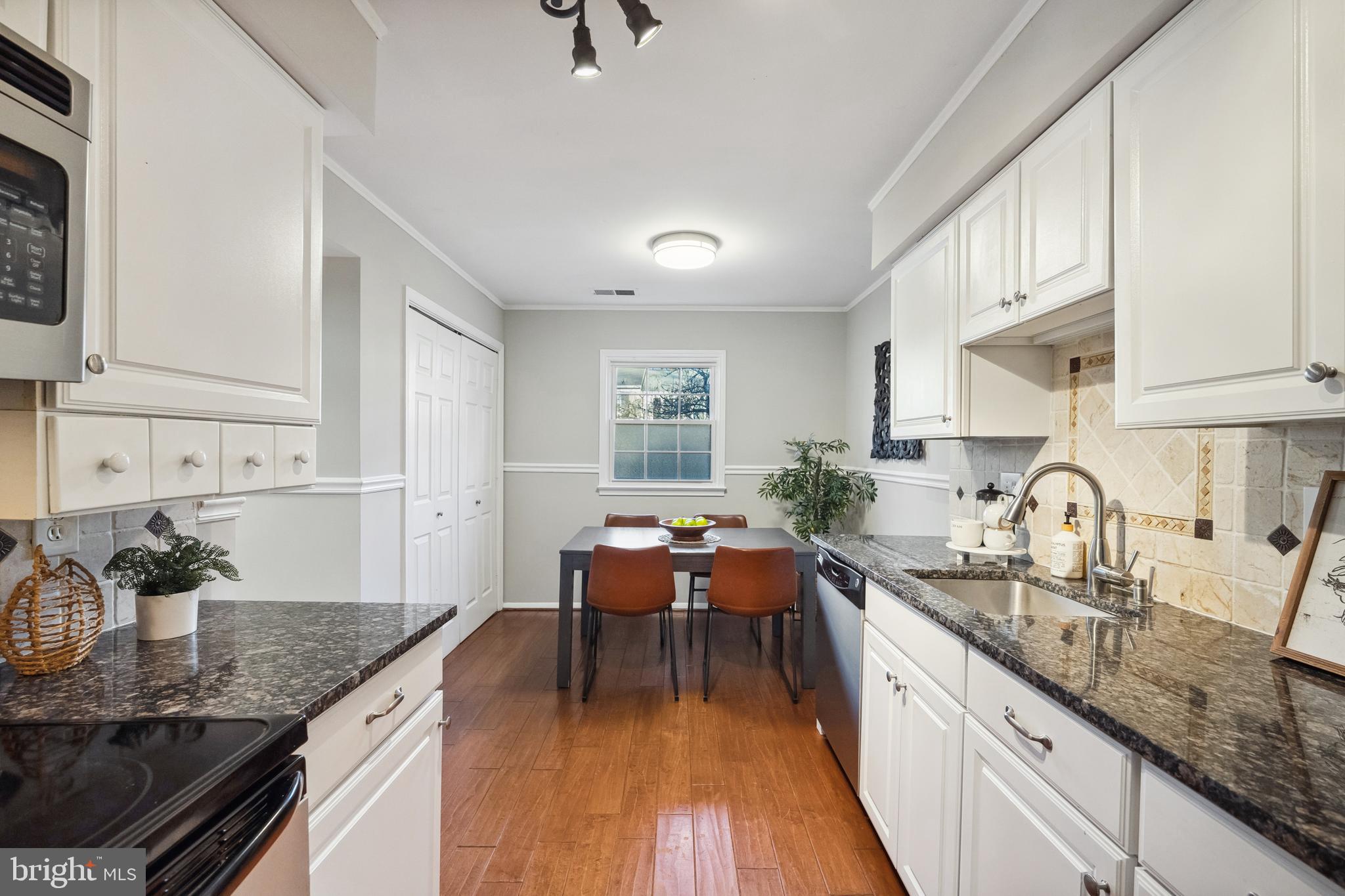 CARDINAL SQUARE - Residential