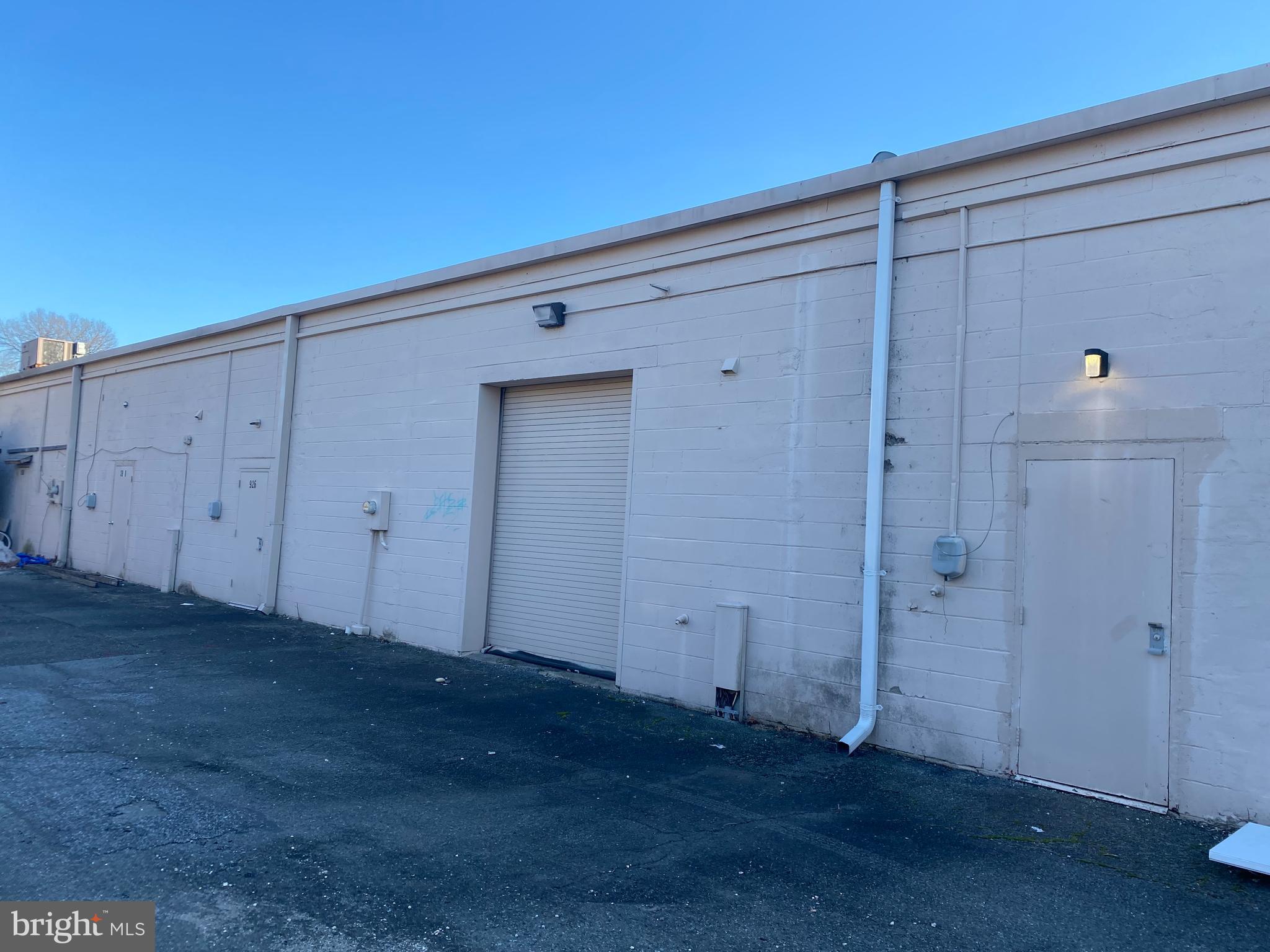 BEDFORD - Commercial Sale