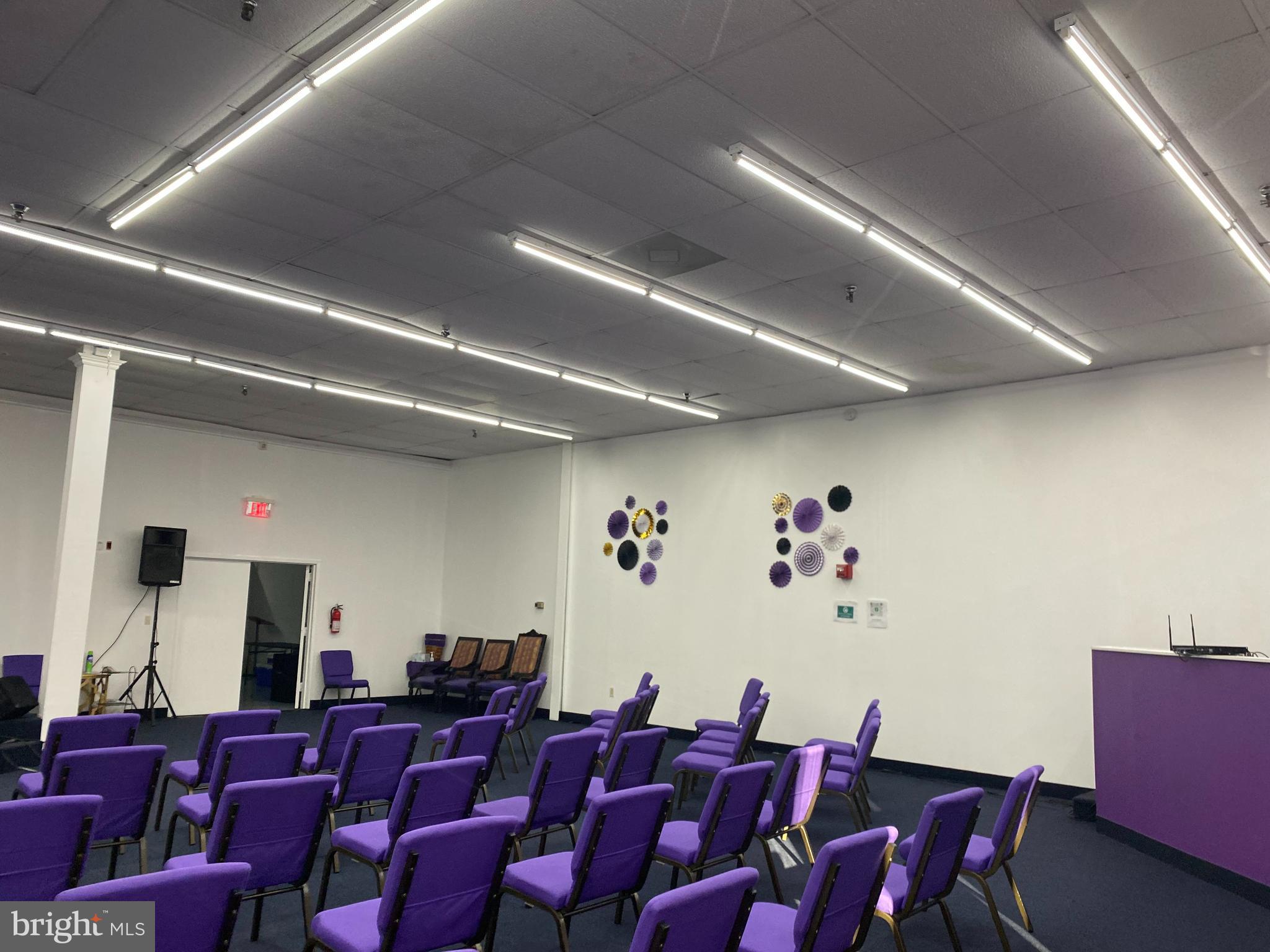 BEDFORD - Commercial Sale