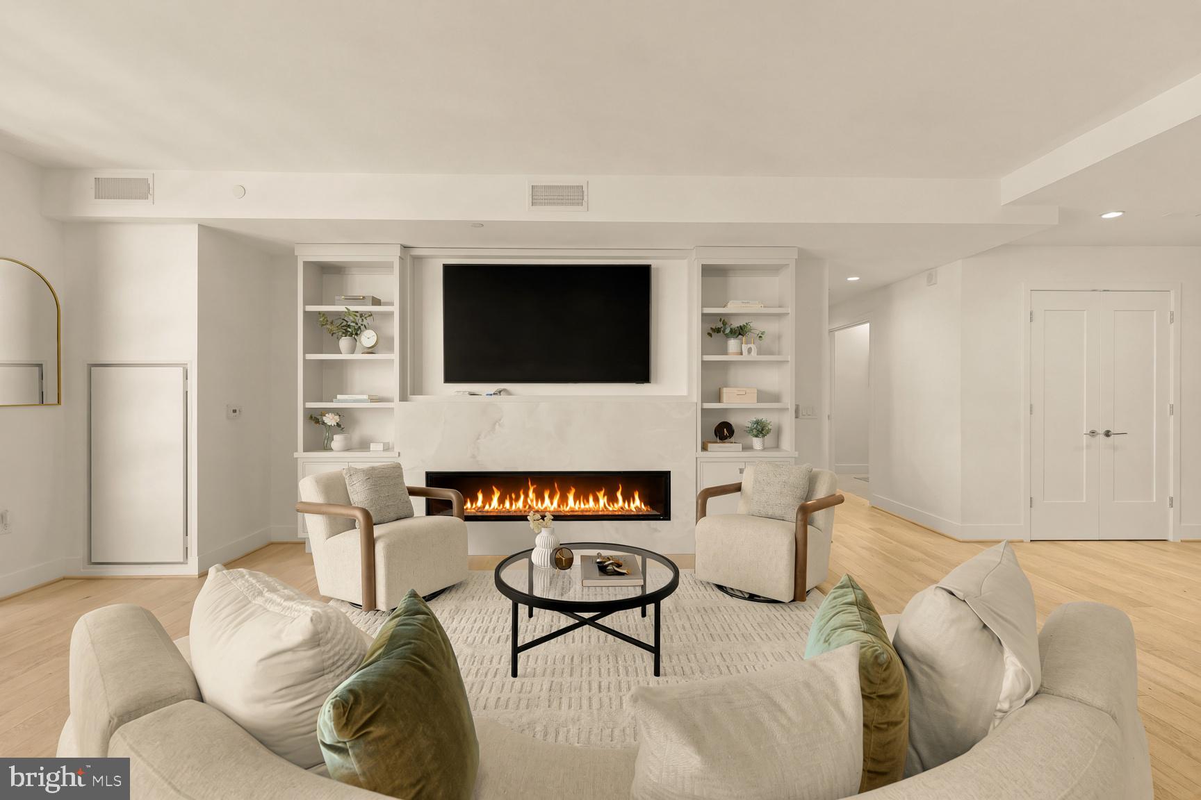 45 SUTTON SQUARE SW 906