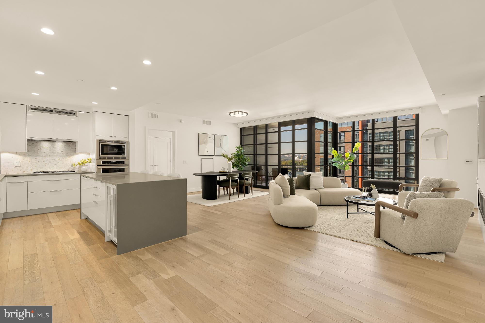 45 SUTTON SQUARE SW 906