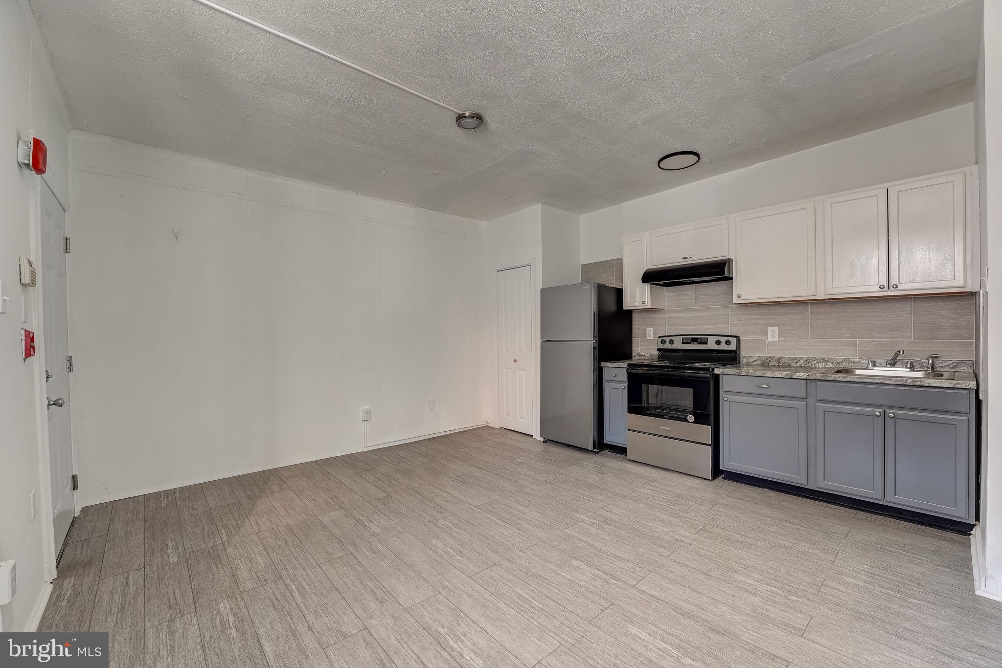 EAST FALLS - Residential Lease