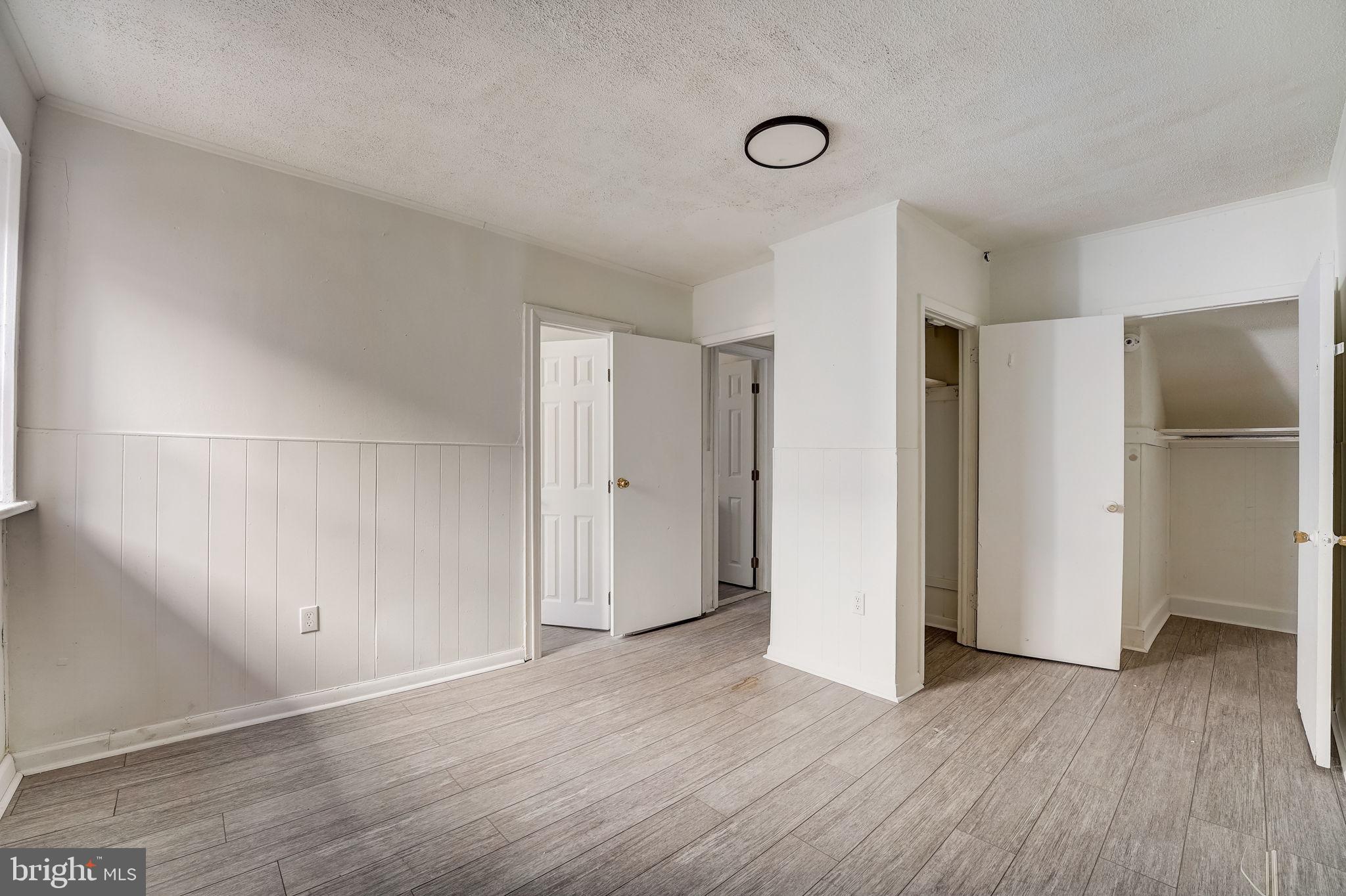 EAST FALLS - Residential Lease