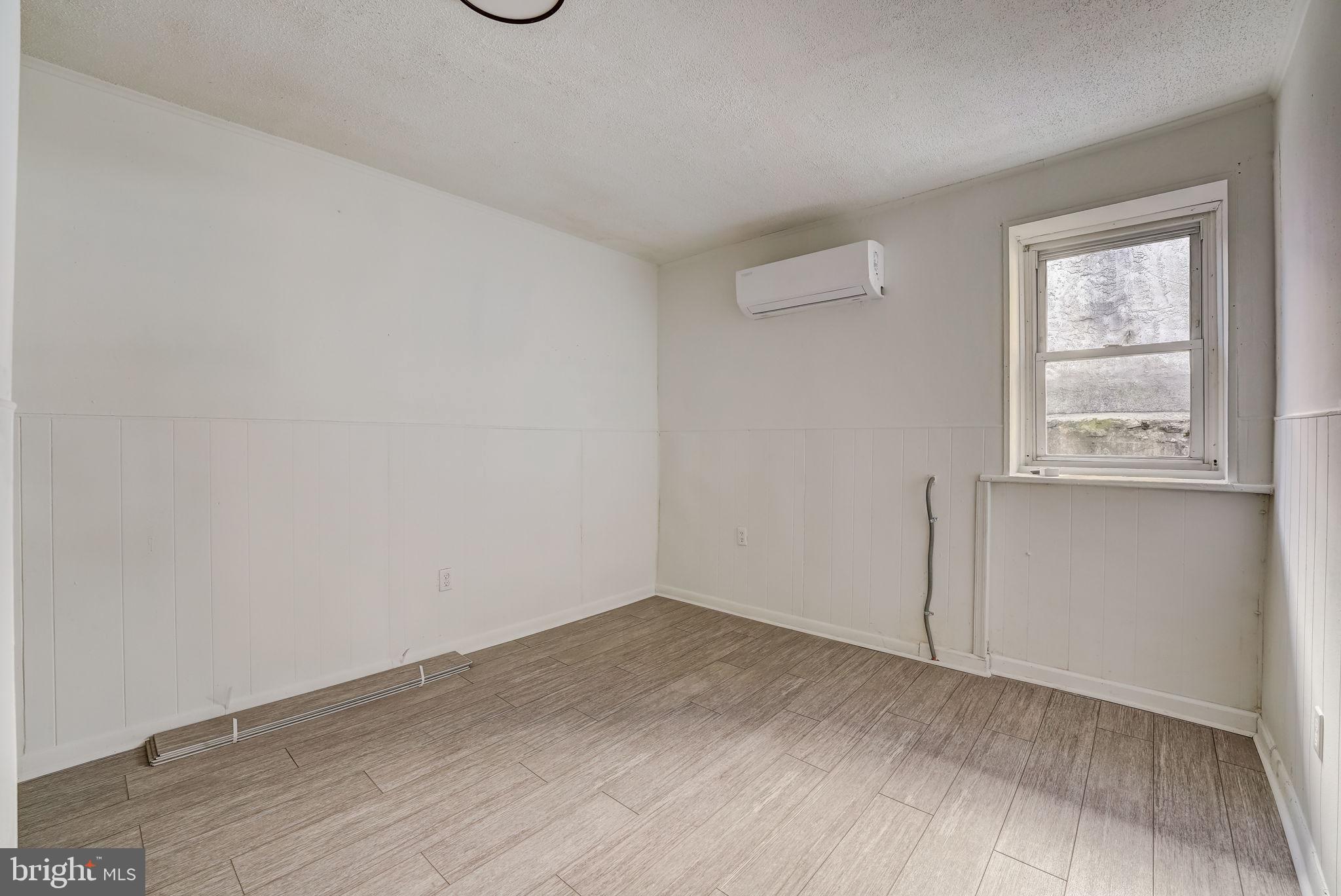 EAST FALLS - Residential Lease