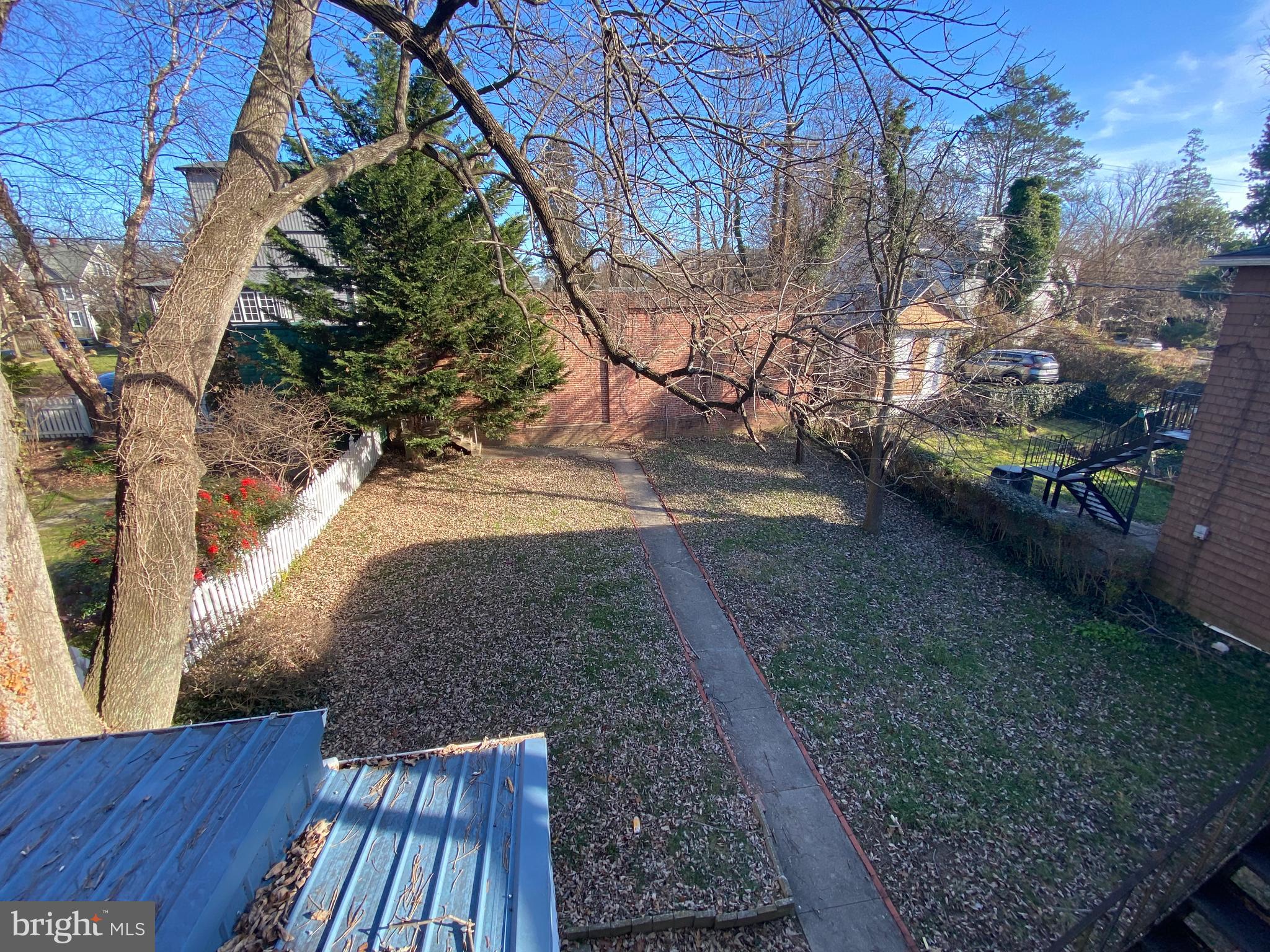 ROLAND PARK - Residential Lease