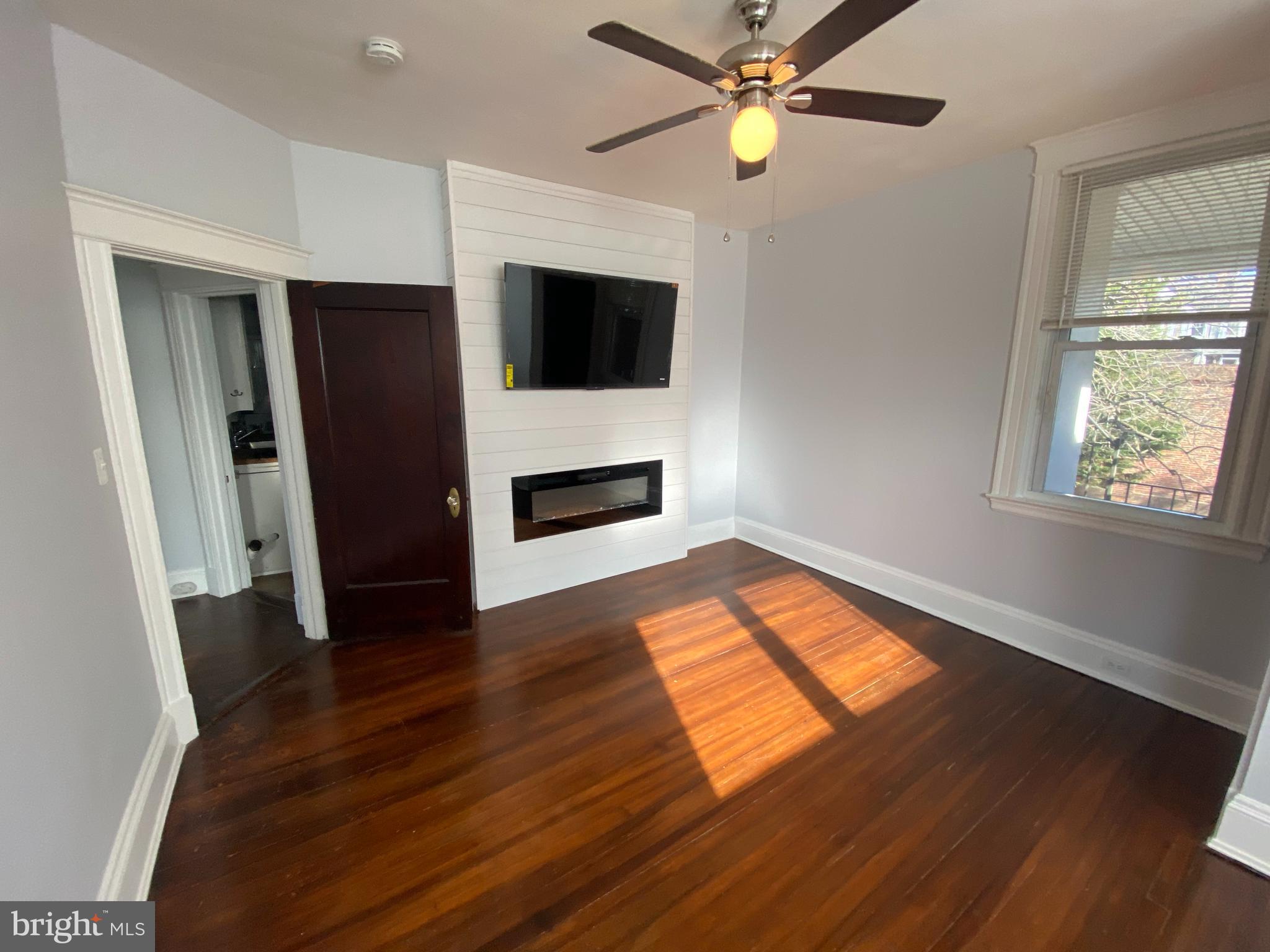 ROLAND PARK - Residential Lease