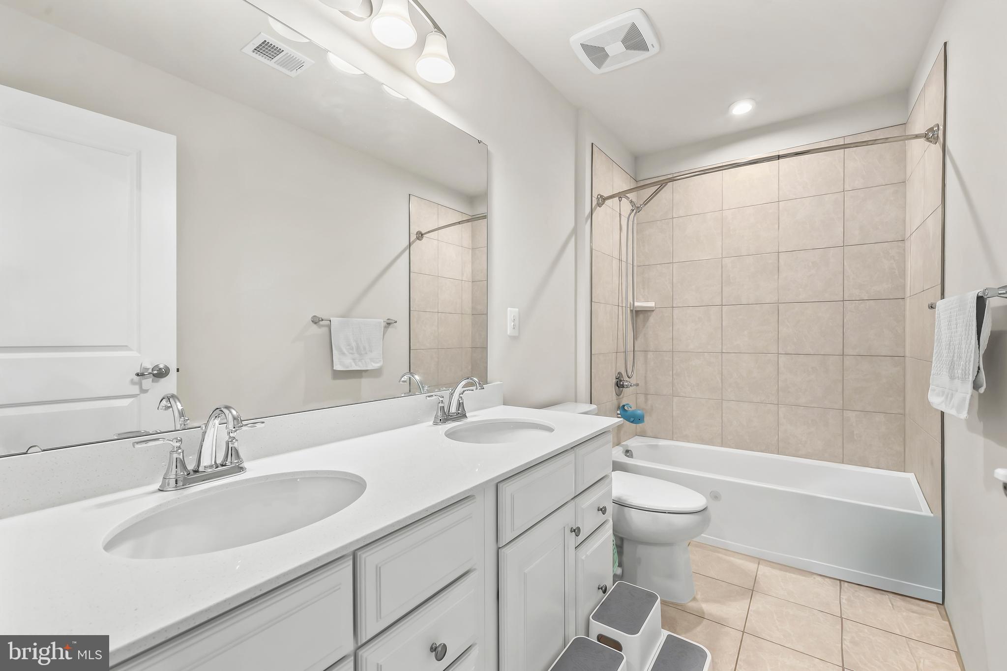 THE FALLS AT LEE'S PARKE - Residential