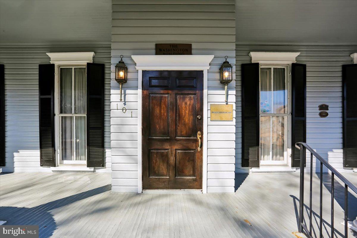 101 S WASHINGTON STREET