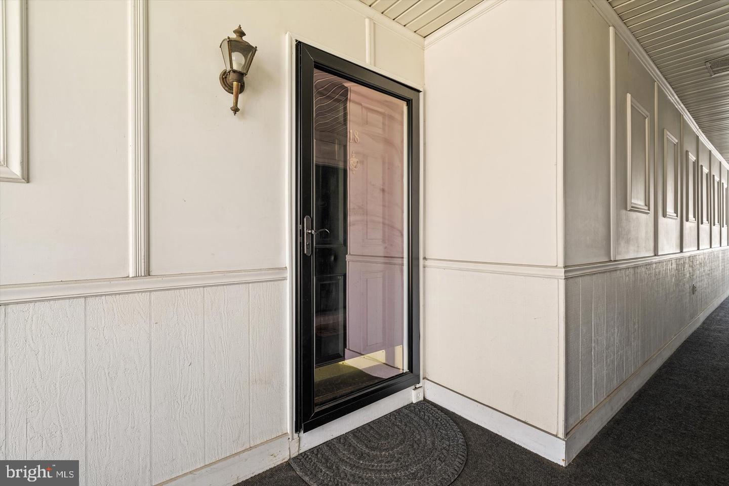 18 VERSAILLES COURT
