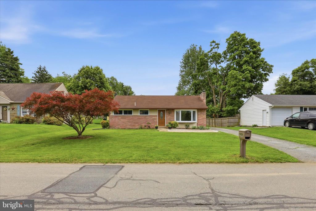 Photo of 2608 Chestnut View Drive, LANCASTER, PA 17603 (MLS # PALA2087490)