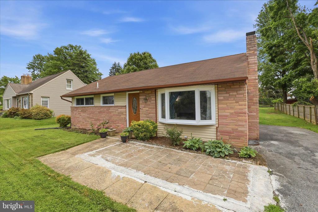 Photo of 2608 Chestnut View Drive, LANCASTER, PA 17603 (MLS # PALA2087490)