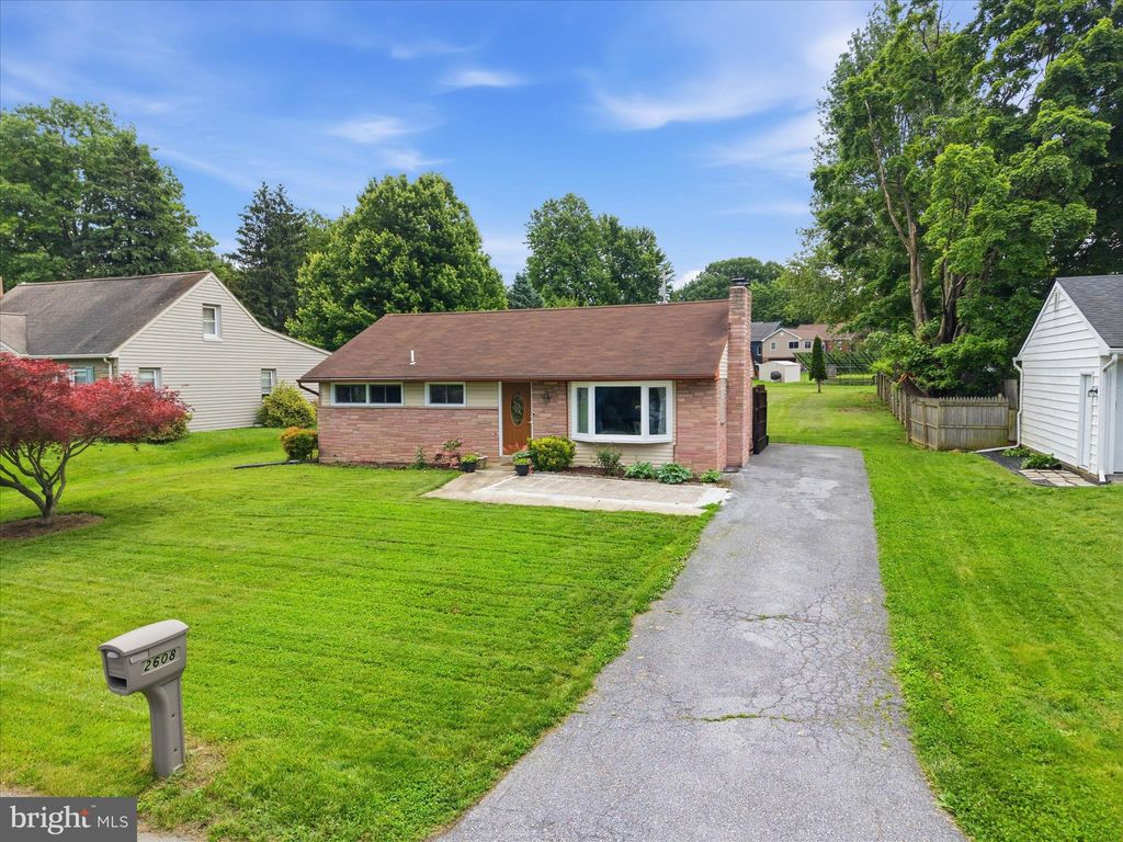Photo of 2608 Chestnut View Drive, LANCASTER, PA 17603 (MLS # PALA2087490)
