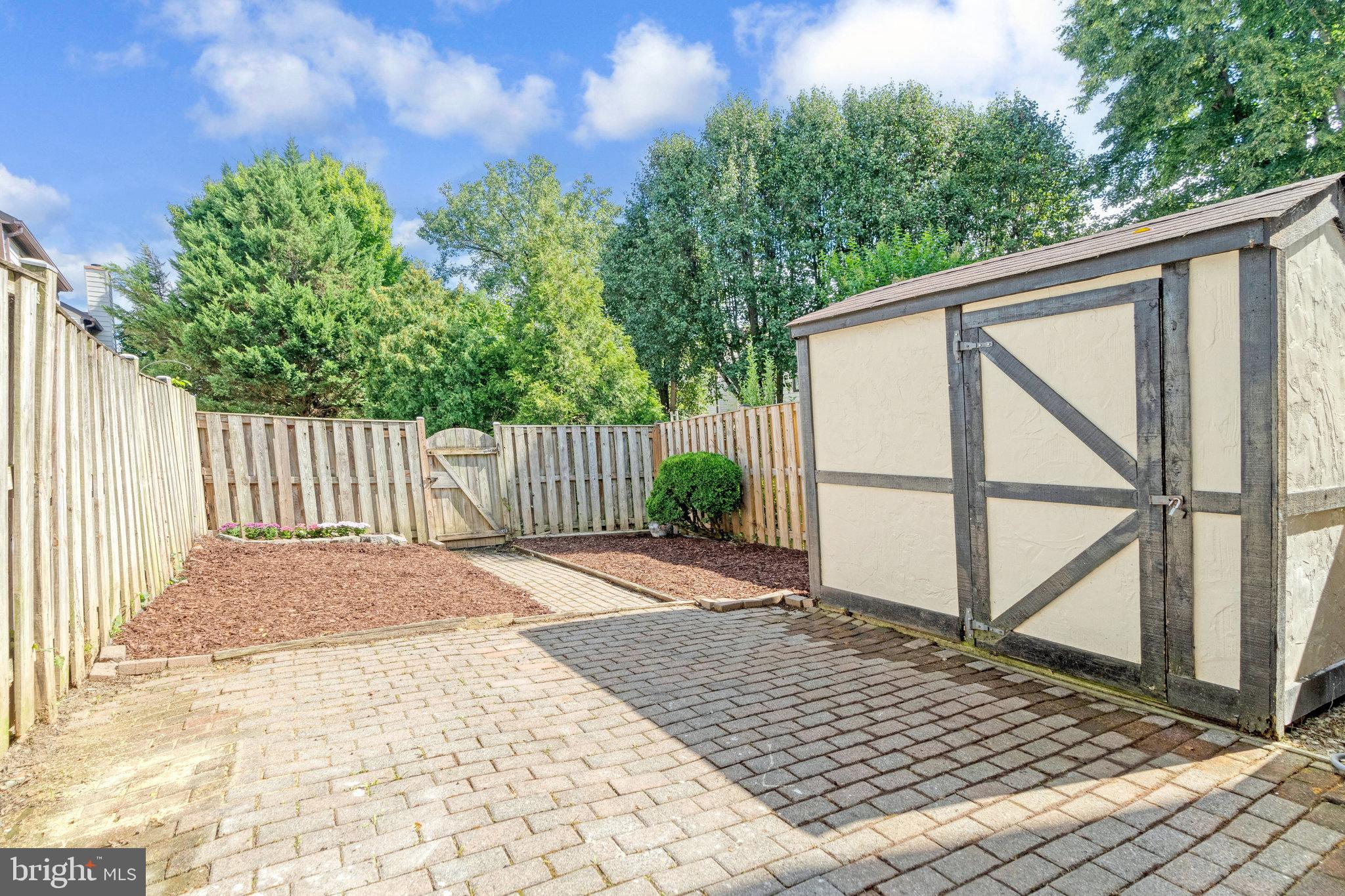 COUNTRYSIDE - Residential