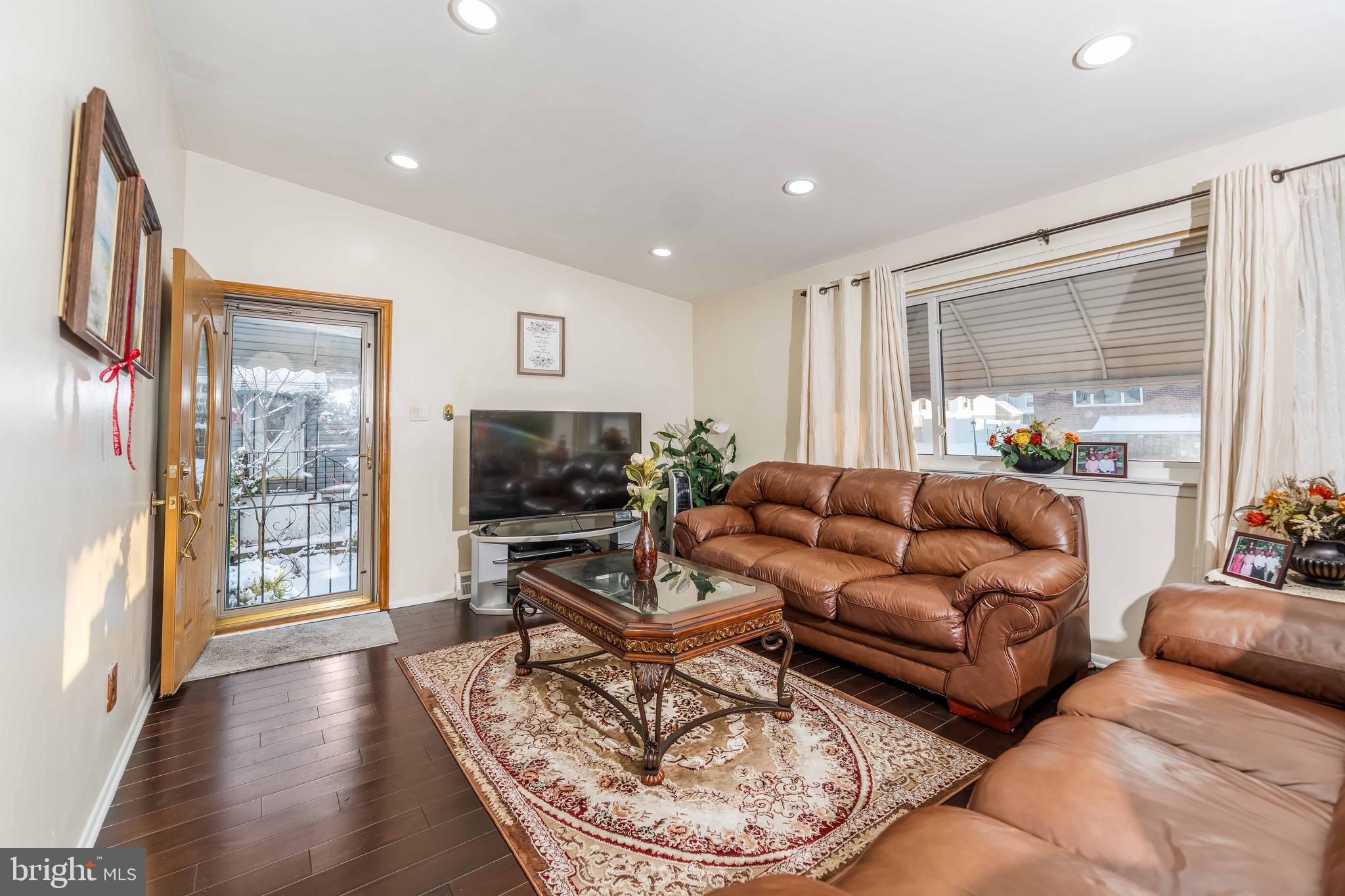 PHILADELPHIA (NORTHEAST) - Residential