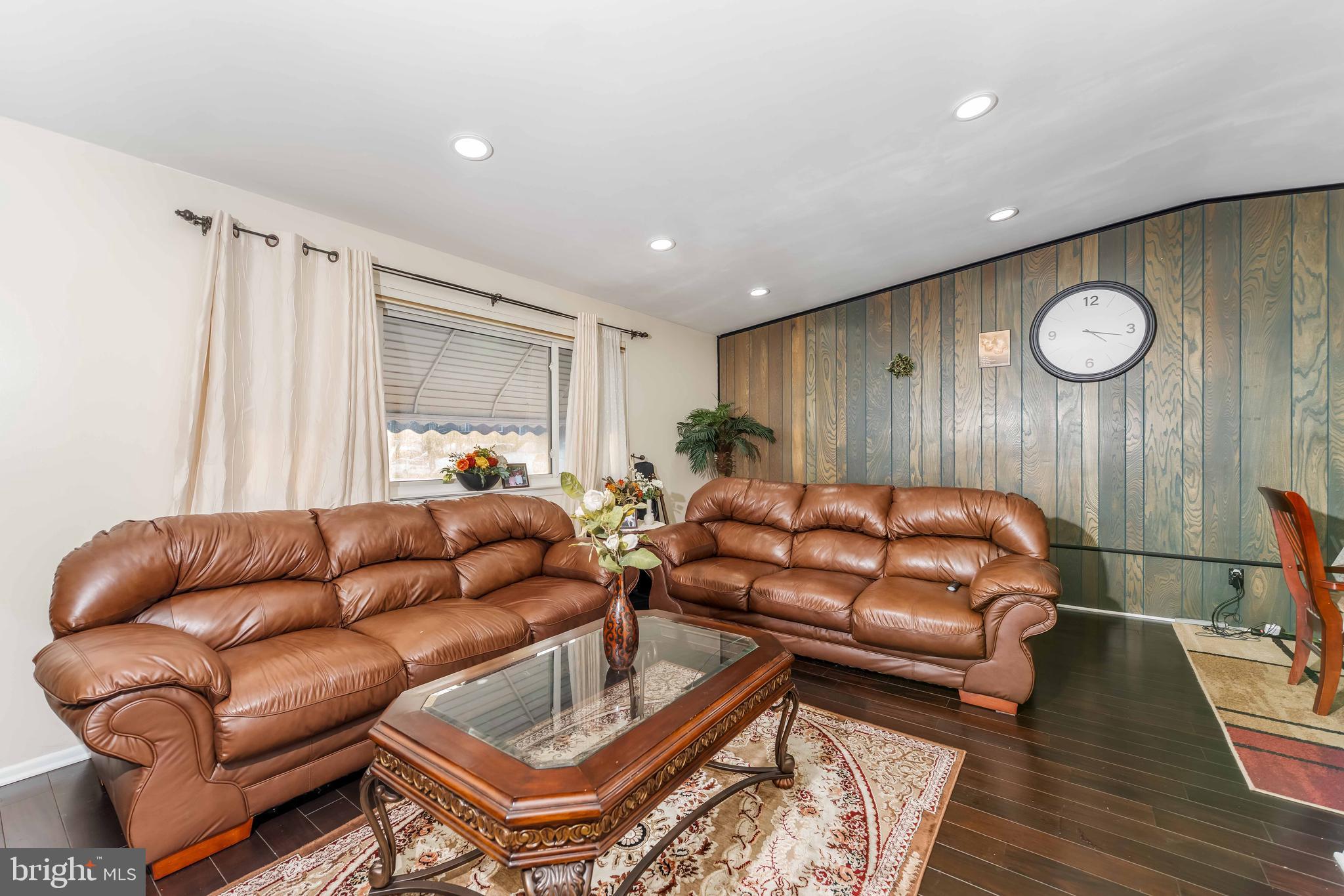 PHILADELPHIA (NORTHEAST) - Residential