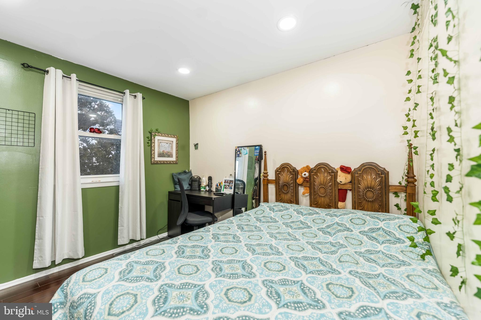 PHILADELPHIA (NORTHEAST) - Residential