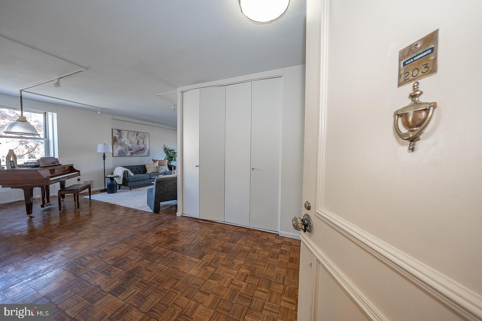 TRIANON - Residential