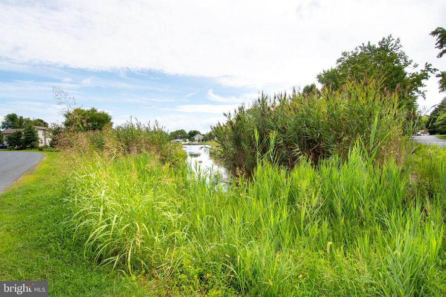 Natures splendor with this  waterfront lot.  Located in the neighborhood of Bay City! Buyer to find out what you can accomplished on this lot.