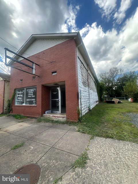 Photo of 409 Broadway Street, QUANTICO, VA 22134 (MLS # VAPW2116202)