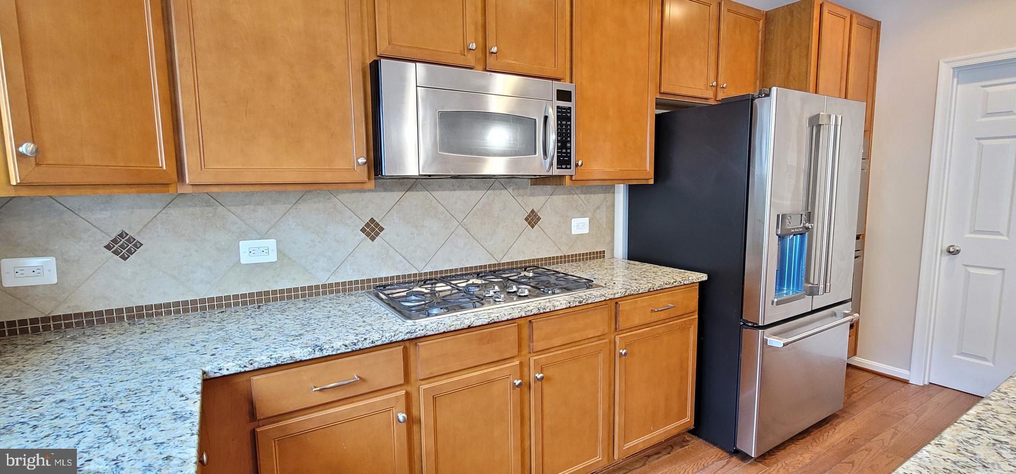 ROCKLAND AT ROGERS - Residential Lease