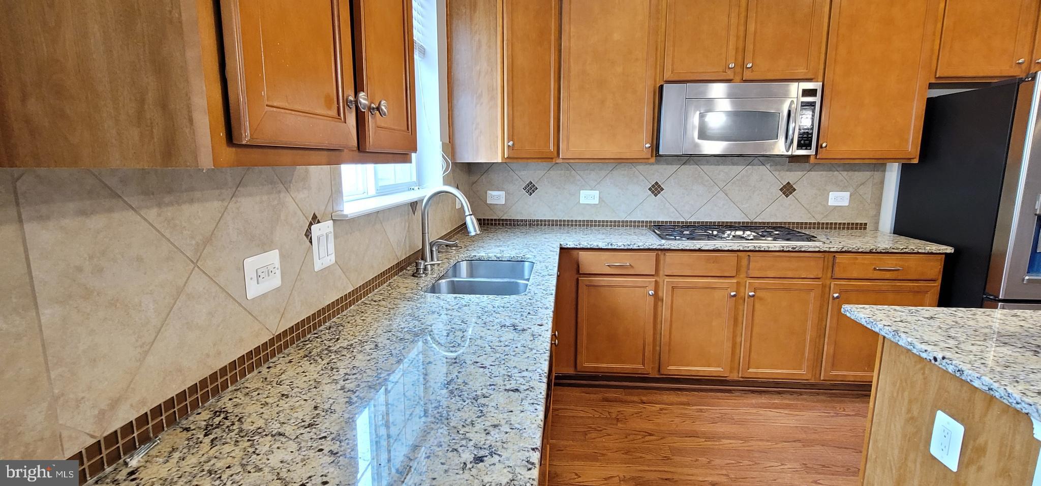 ROCKLAND AT ROGERS - Residential Lease