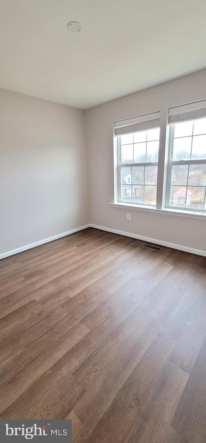 ROCKLAND AT ROGERS - Residential Lease