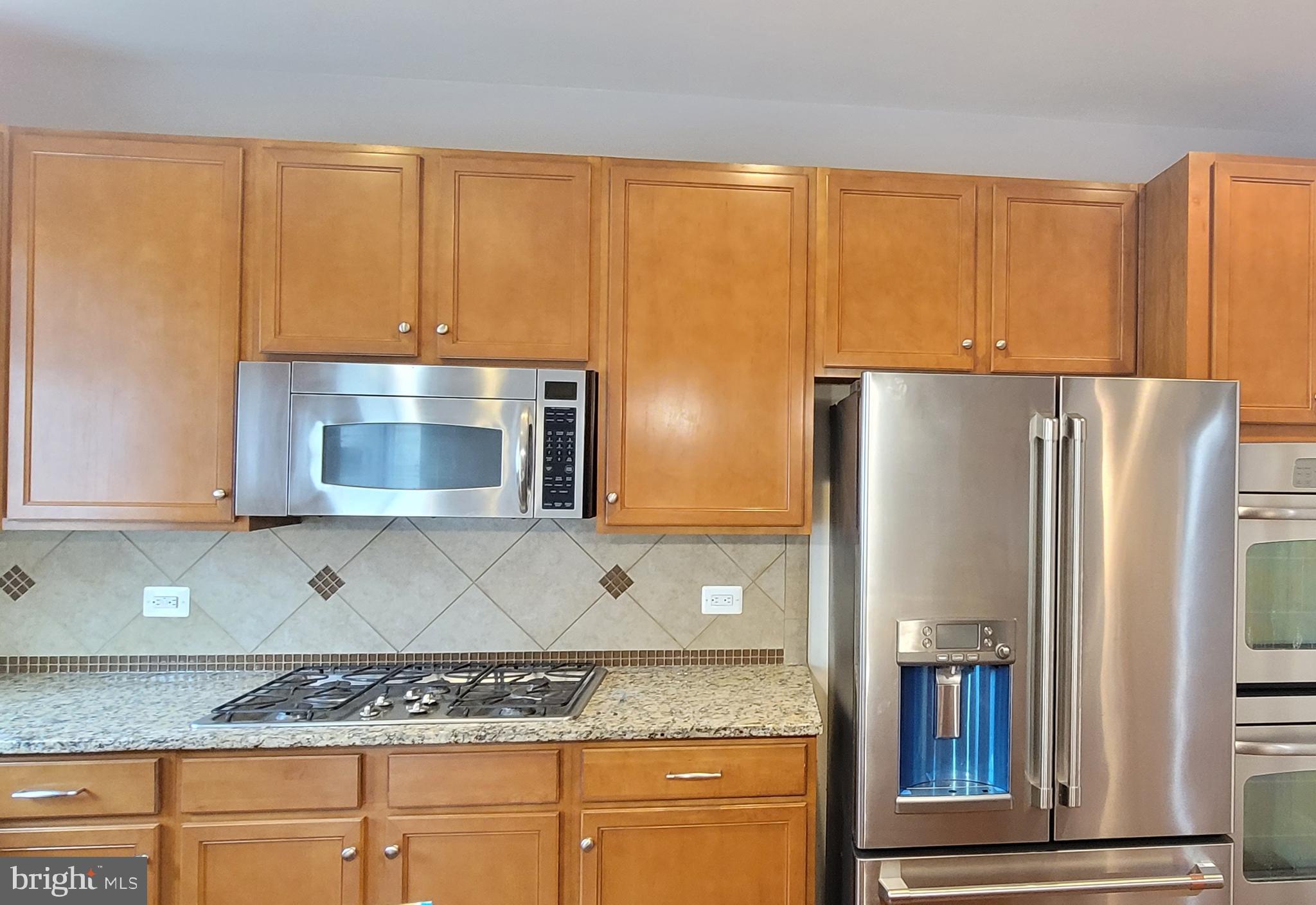 ROCKLAND AT ROGERS - Residential Lease