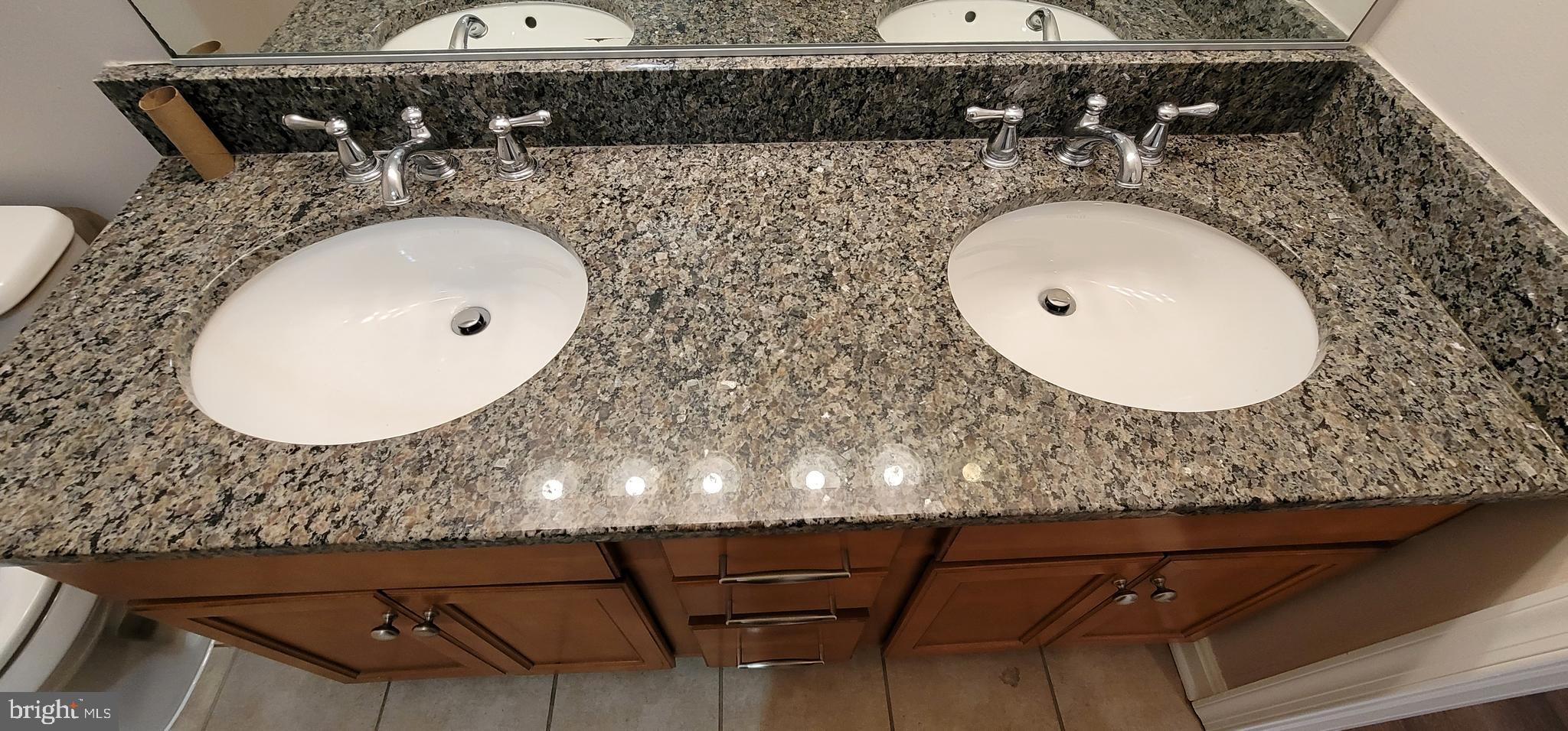 ROCKLAND AT ROGERS - Residential Lease