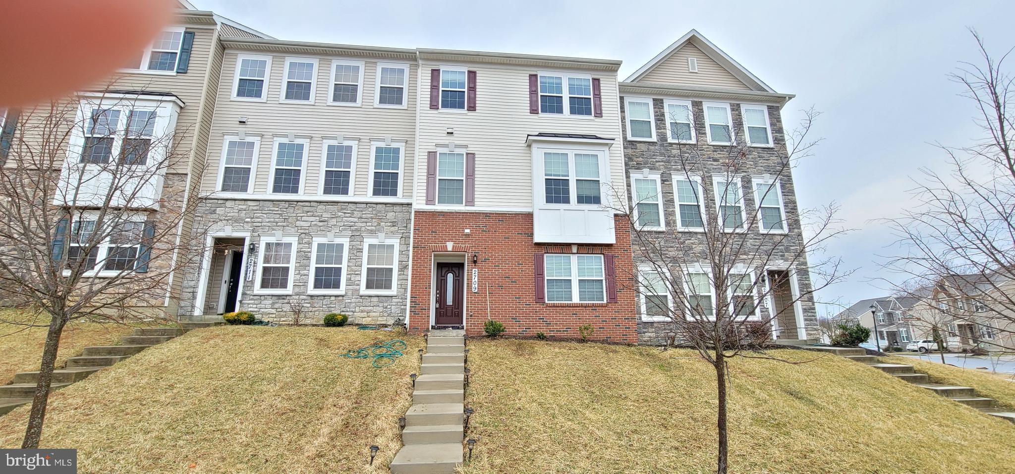 ROCKLAND AT ROGERS - Residential Lease