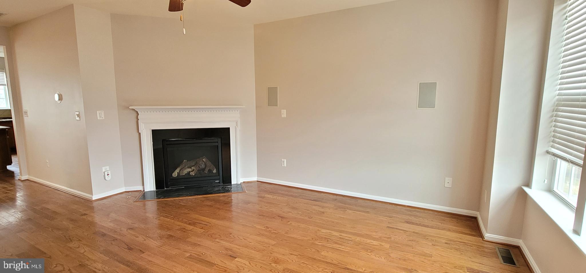 ROCKLAND AT ROGERS - Residential Lease