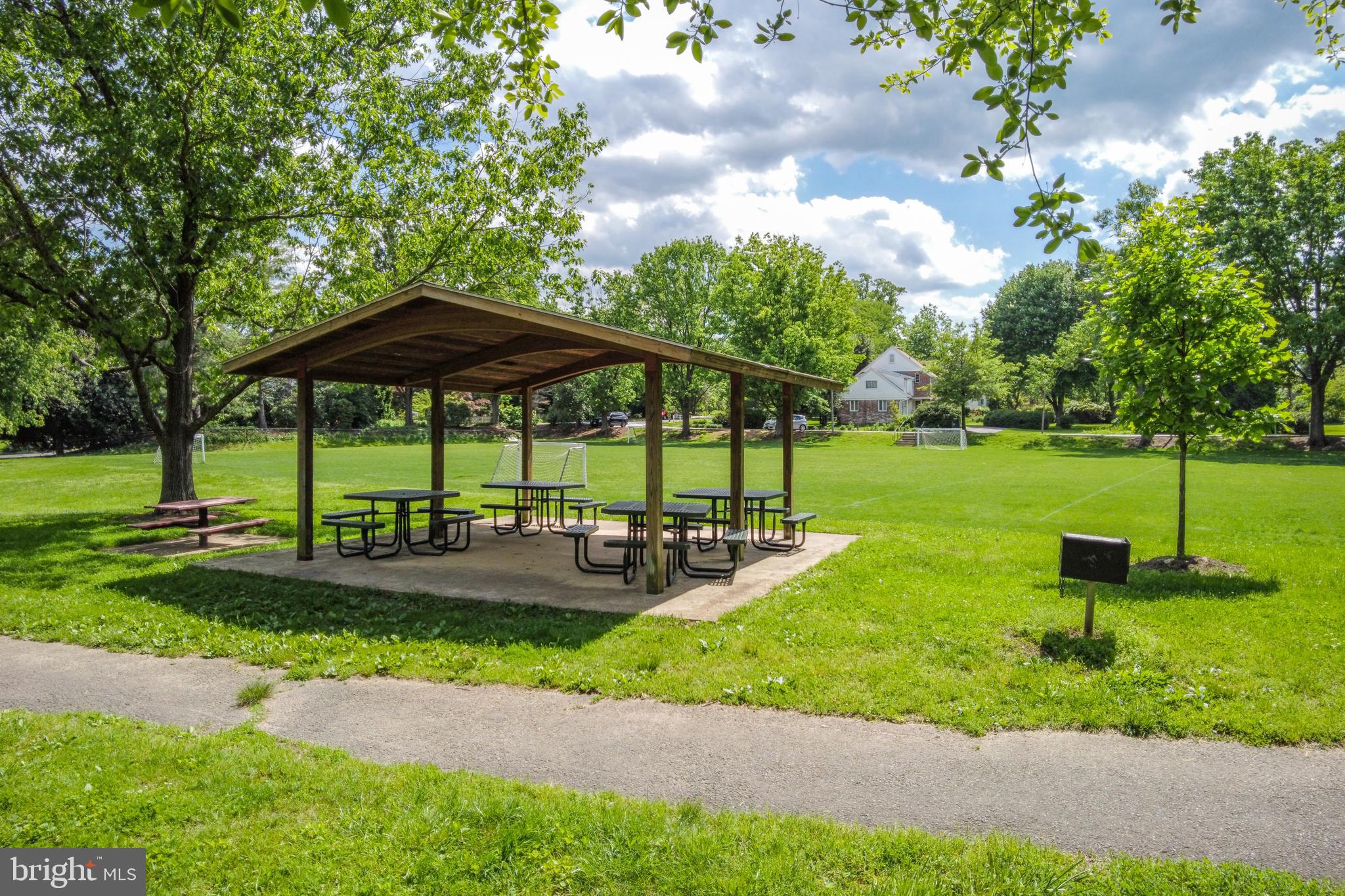 FALLS STATION - Residential