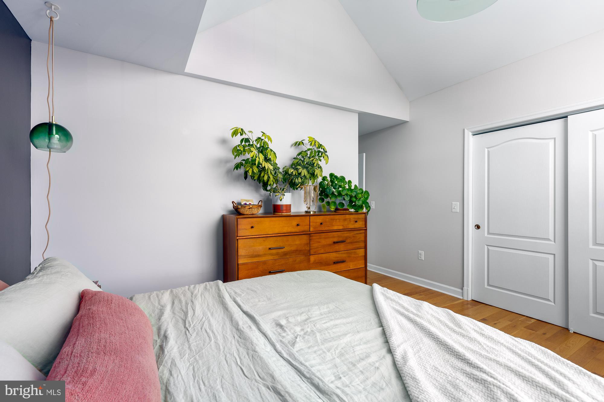 FALLS STATION - Residential