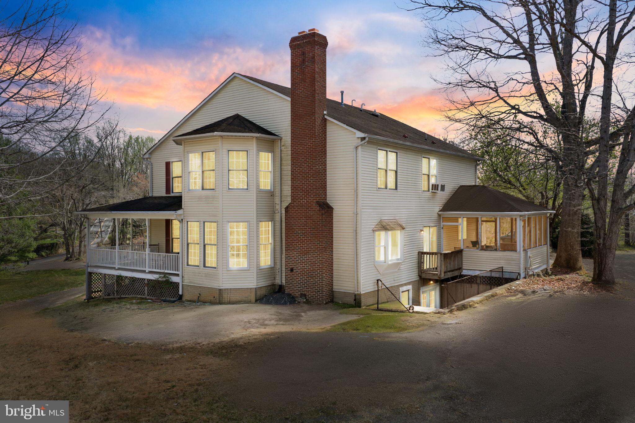 NEAR CLIFTON - Residential