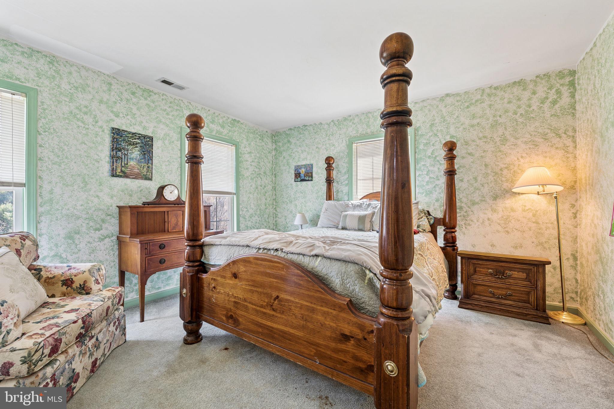 NEAR CLIFTON - Residential