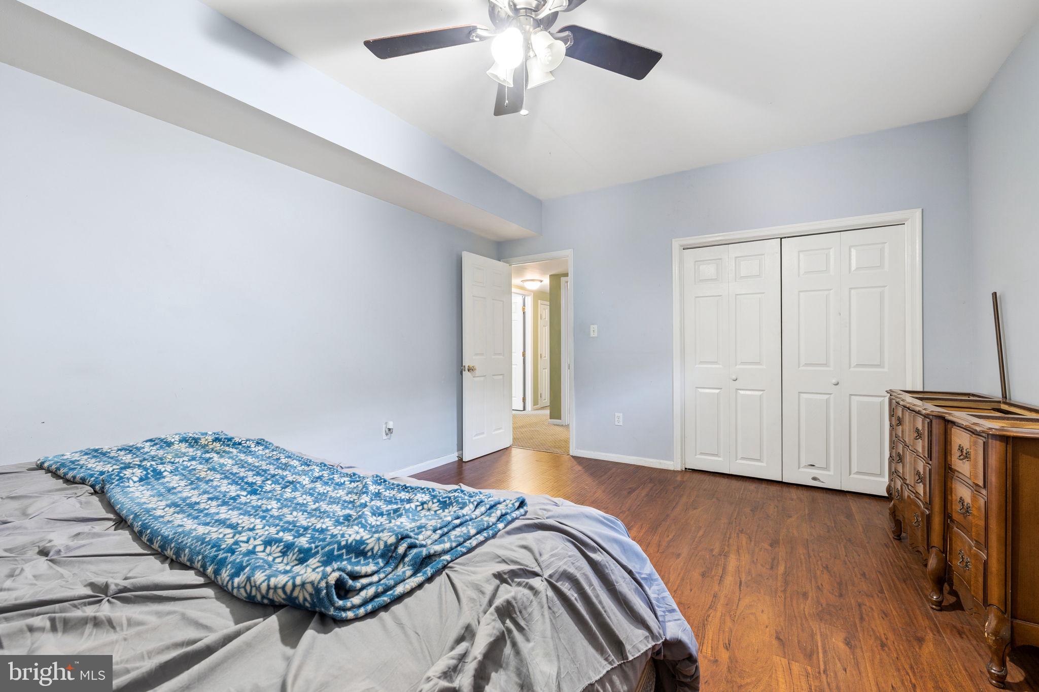 NEAR CLIFTON - Residential