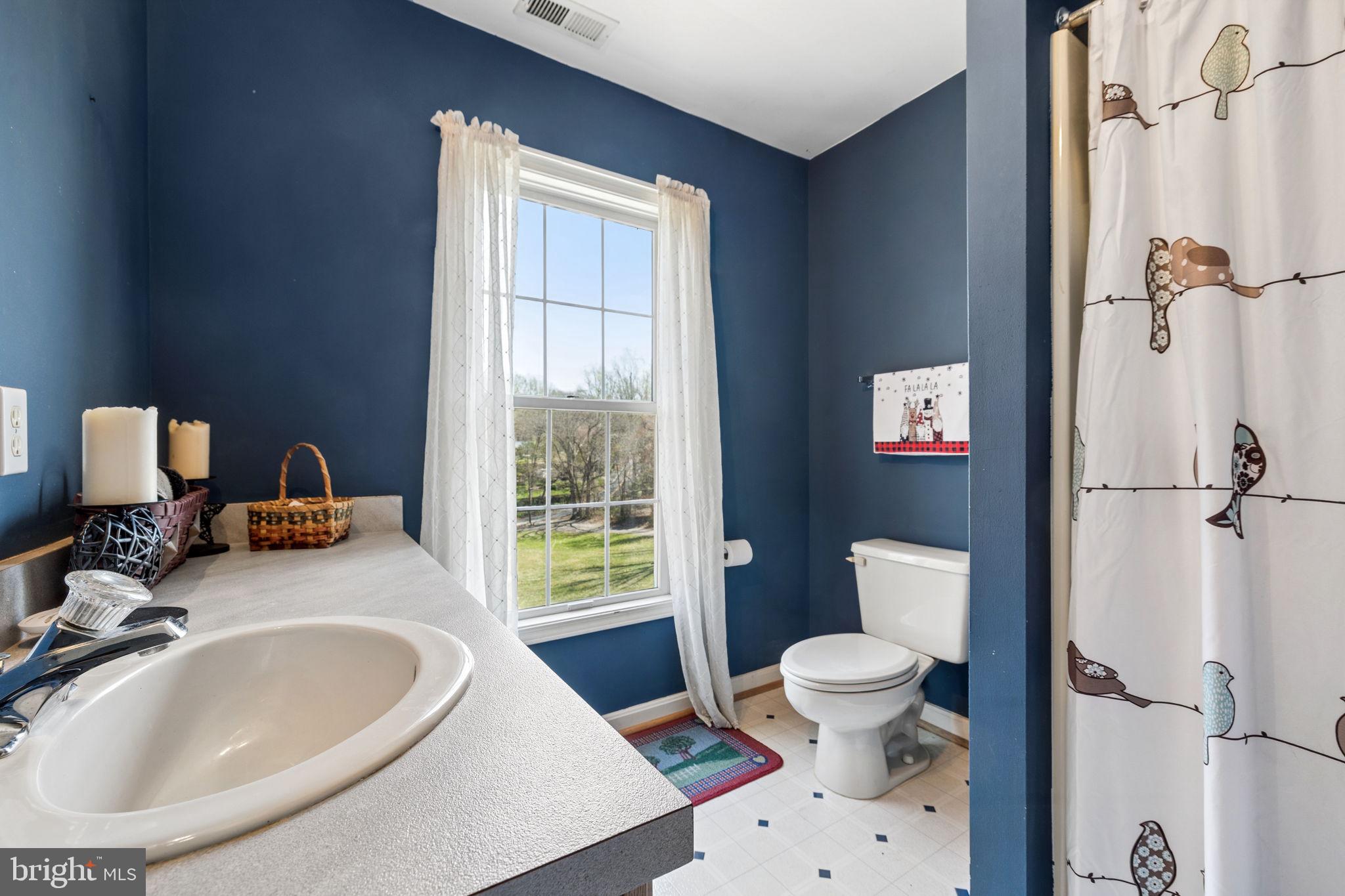 NEAR CLIFTON - Residential