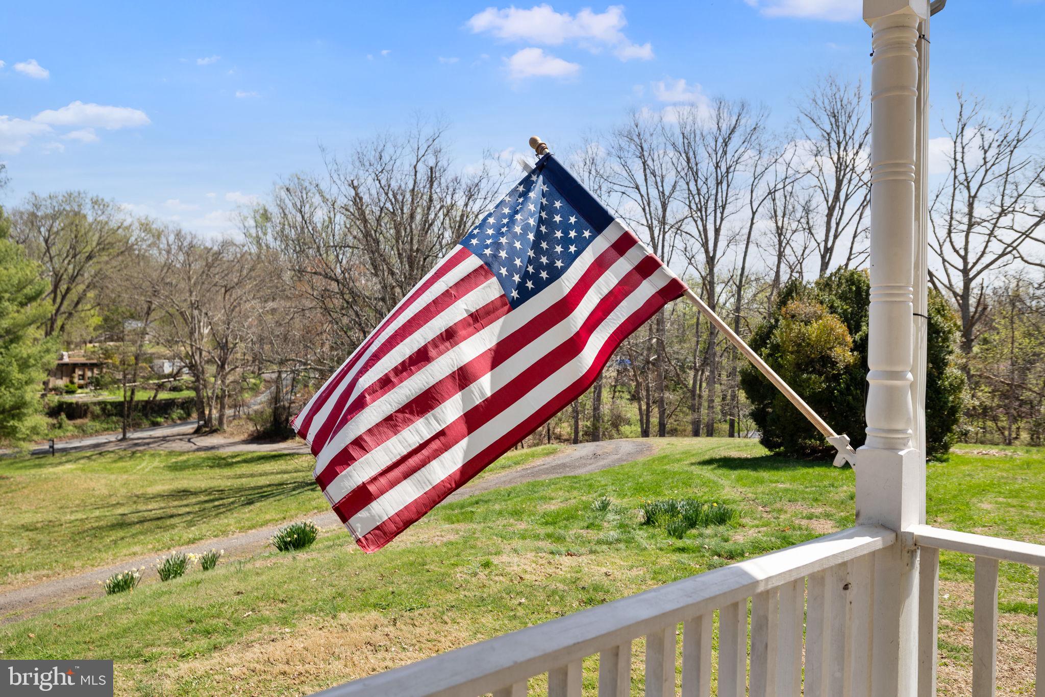 NEAR CLIFTON - Residential