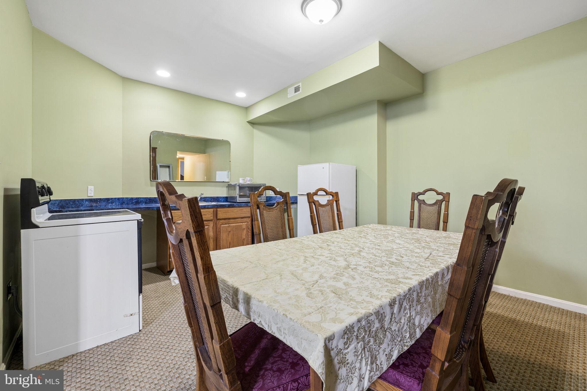 NEAR CLIFTON - Residential