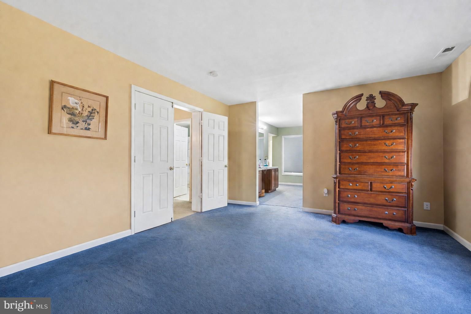 NEAR CLIFTON - Residential