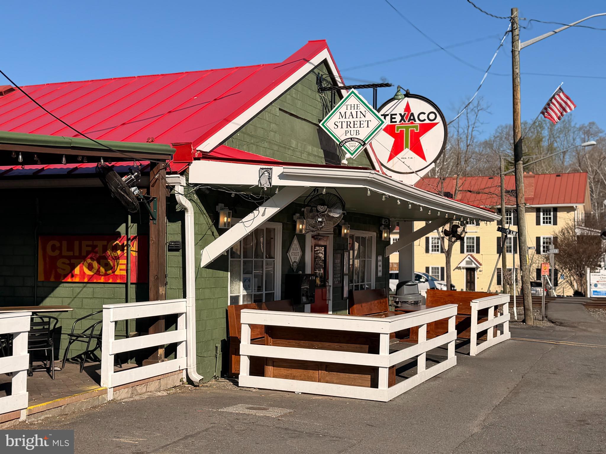 NEAR CLIFTON - Residential