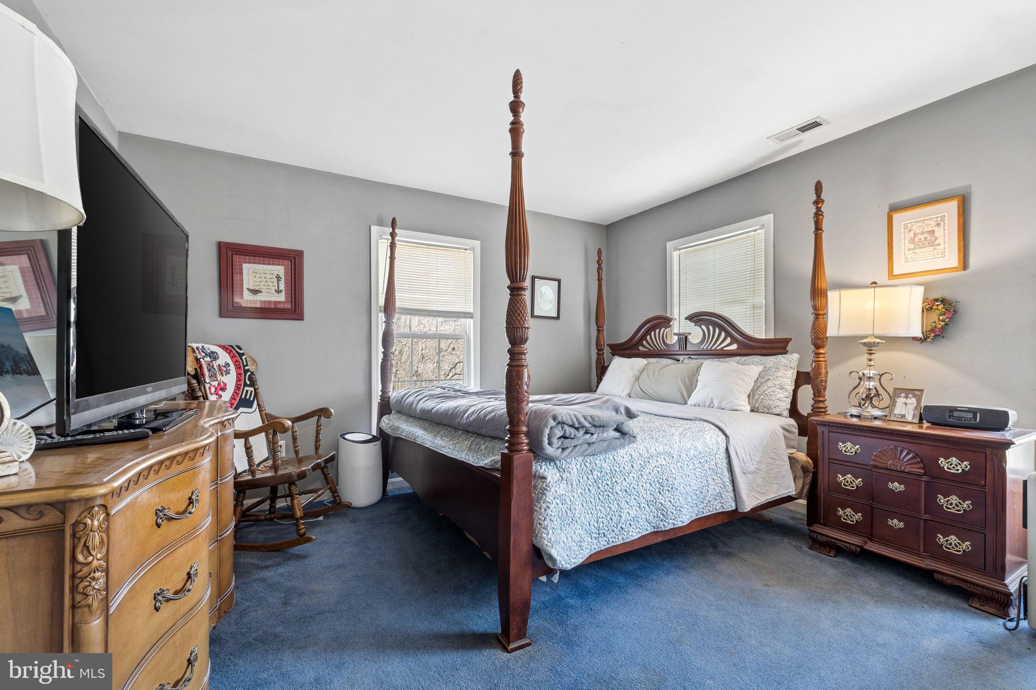 NEAR CLIFTON - Residential